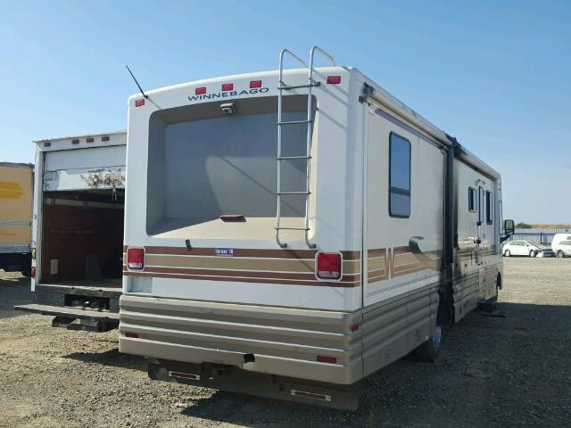 3FCNF53S1XJA28400 - 1999 FORD RV WHITE photo 4