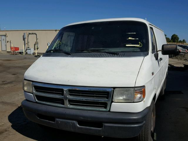 2B7HB21Y5SK531483 - 1995 DODGE RAM VAN B2 WHITE photo 2