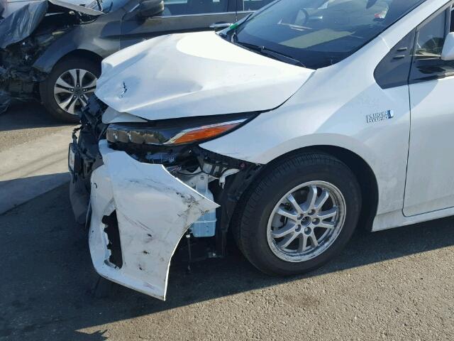 JTDKARFP2H3006259 - 2017 TOYOTA PRIUS PRIM 白色 照片 9