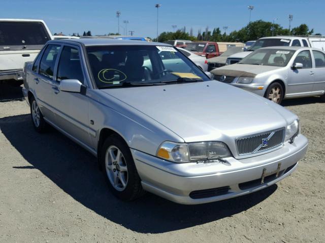 YV1LS55A2X2611680 - 1999 VOLVO S70 SILVER photo 1