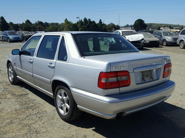 YV1LS55A2X2611680 - 1999 VOLVO S70 SILVER photo 3