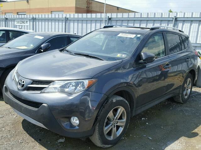 JTMRFREV5FD153943 - 2015 TOYOTA RAV4 GRAY photo 2