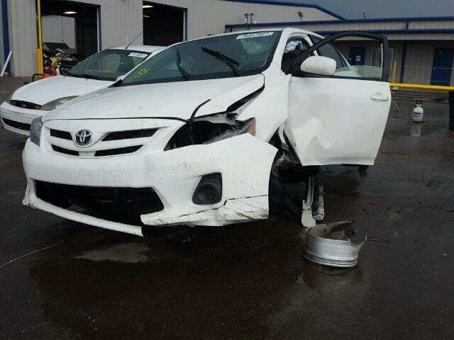 2T1BU4EE2DC100668 - 2013 TOYOTA COROLLA/S/ WHITE photo 2