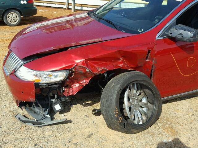 1LNHL9DR1BG605612 - 2011 LINCOLN MKS RED photo 9