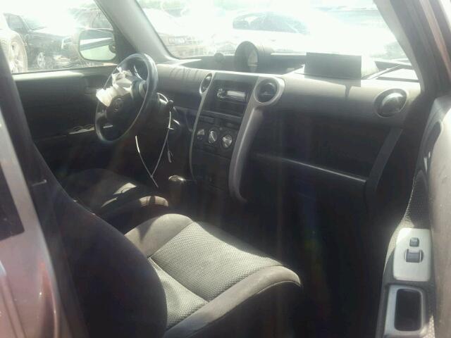 JTLKT324640166650 - 2004 TOYOTA SCION XB Grau Foto 5