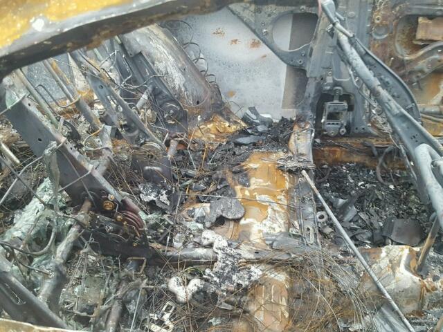 JTKDE167X60087288 - 2006 TOYOTA SCION TC 烧焦的 照片 6