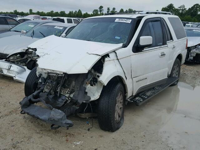 5LMFU27R63LJ15423 - 2003 LINCOLN NAVIGATOR WHITE photo 2