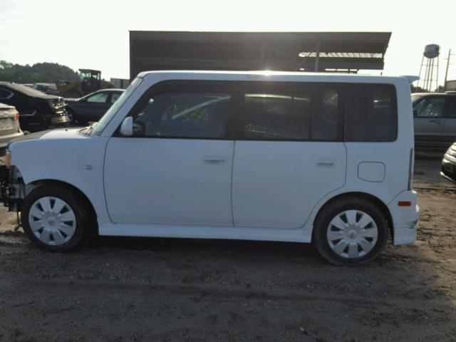 JTLKT334464118090 - 2006 TOYOTA SCION XB WHITE photo 9