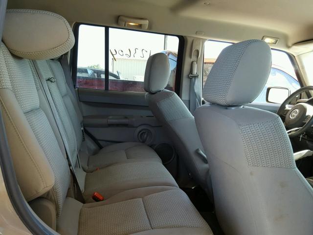 1J8HG48N16C156649 - 2006 JEEP COMMANDER 金色 照片 6