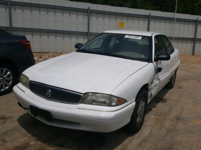 1G4NJ52M0VC439457 - 1997 BUICK SKYLARK GR WHITE photo 2