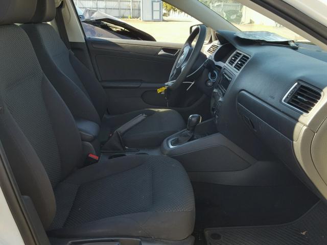 3VW2K7AJ0DM274866 - 2013 VOLKSWAGEN JETTA BASE Սպիտակ լուսանկար 5