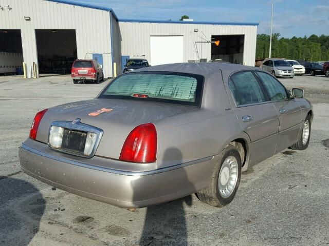 1LNHM81W51Y661451 - 2001 LINCOLN TOWN CAR TAN photo 4