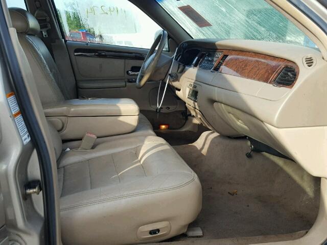 1LNHM81W51Y661451 - 2001 LINCOLN TOWN CAR TAN photo 5