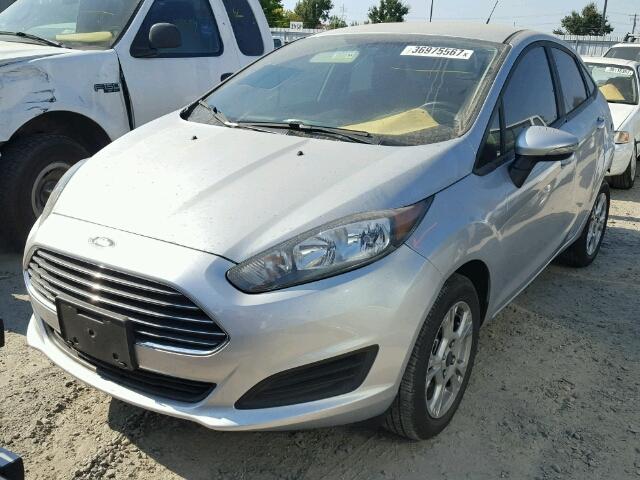 3FADP4BJ5GM123493 - 2016 FORD FIESTA SE SILVER photo 2