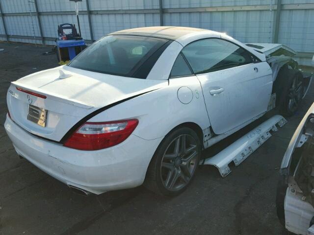 WDDPK4HA7EF077505 - 2014 MERCEDES-BENZ SLK 250 WHITE photo 4