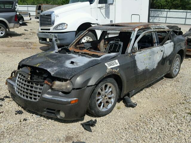 2C3LA33G78H115498 - 2008 CHRYSLER 300 LIMITE BURN photo 2