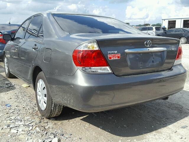 4T1BE32K25U561130 - 2005 TOYOTA CAMRY LE GRAY photo 3