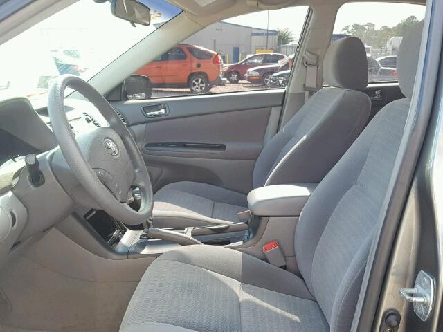 4T1BE32K25U561130 - 2005 TOYOTA CAMRY LE 灰色 照片 5