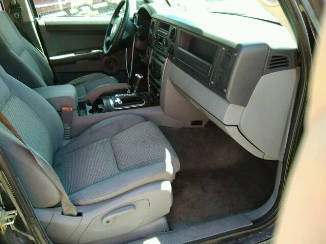1J8HG48N86C127245 - 2006 JEEP COMMANDER BLACK photo 5