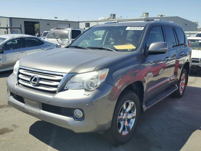 JTJJM7FX9B5024581 - 2011 LEXUS GX PREMIUM GRAY photo 2