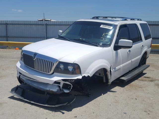 5LMFU27515LJ13157 - 2005 LINCOLN NAVIGATOR 黑色 照片 2