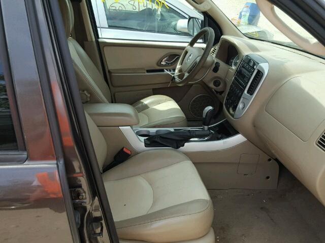 4M2CU57166KJ00866 - 2006 MERCURY MARINER GRAY photo 5