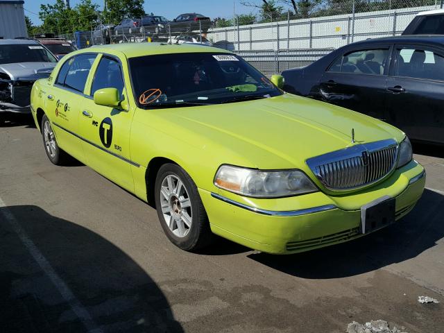 1LNFM84W971838802 - 2007 LINCOLN TOWN CAR E GREEN photo 1