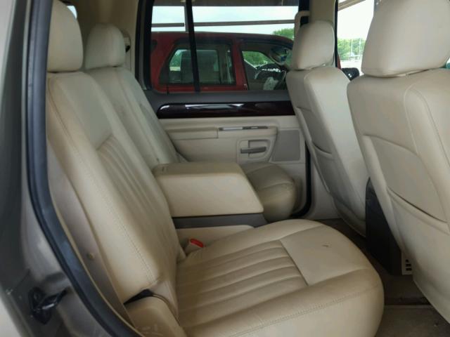 5LMEU68H44ZJ41154 - 2004 LINCOLN AVIATOR 棕色 照片 6