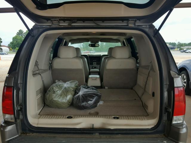 5LMEU68H44ZJ41154 - 2004 LINCOLN AVIATOR 棕色 照片 9