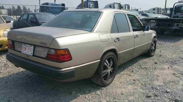 WDBEA30D0LB211360 - 1990 MERCEDES-BENZ 300 E WHITE photo 4