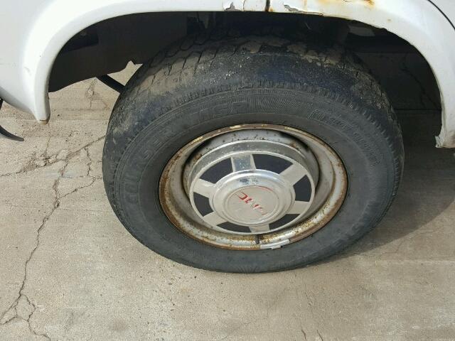 1GTHG39K3SF525848 - 1995 GMC VANDURA G3 WHITE photo 9