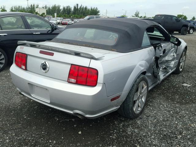 1ZVHT85H165215855 - 2006 FORD MUSTANG GT SILVER photo 4