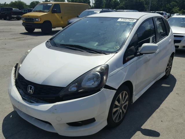 JHMGE8G53DC031858 - 2013 HONDA FIT SPORT WHITE photo 2