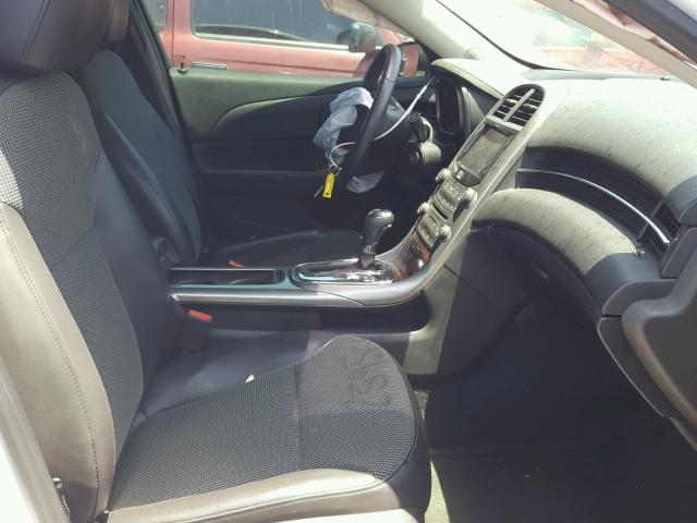 1G11C5SAXDF340413 - 2013 CHEVROLET MALIBU 1LT თეთრი ფოტო 5