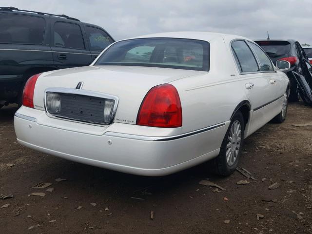 1LNHM82W93Y607832 - 2003 LINCOLN TOWN CAR S WHITE photo 4