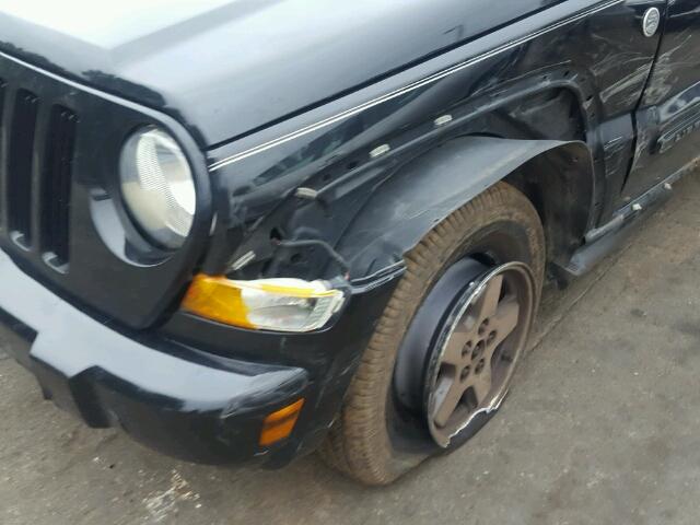 1J4GL38K45W644239 - 2005 JEEP LIBERTY RE BLACK photo 9