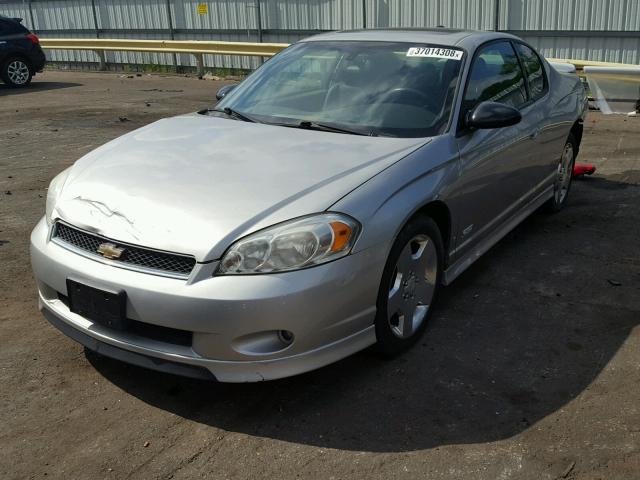 2G1WL16C069205852 - 2006 CHEVROLET MONTE CARL 银色 照片 2