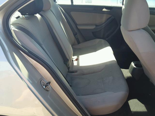 3VW2K7AJ9DM206405 - 2013 VOLKSWAGEN JETTA BASE 金色 照片 6