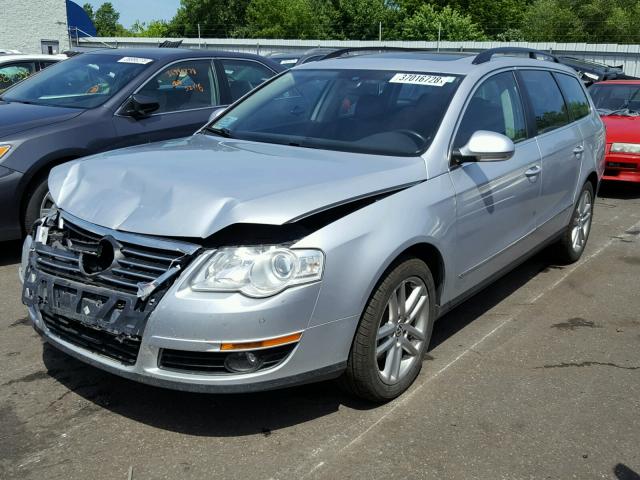 WVWTK73C88E242328 - 2008 VOLKSWAGEN PASSAT WAG SILVER photo 2