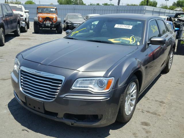 2C3CCAAG5DH600315 - 2013 CHRYSLER 300 GRAY photo 2