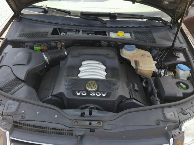 WVWRH63B44P159567 - 2004 VOLKSWAGEN PASSAT GLX 栗色 照片 7