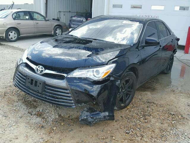 4T1BF1FK6HU323555 - 2017 TOYOTA CAMRY LE BLACK photo 2