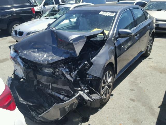 4T1BK1EB7JU276183 - 2018 TOYOTA AVALON XLE GRAY photo 2