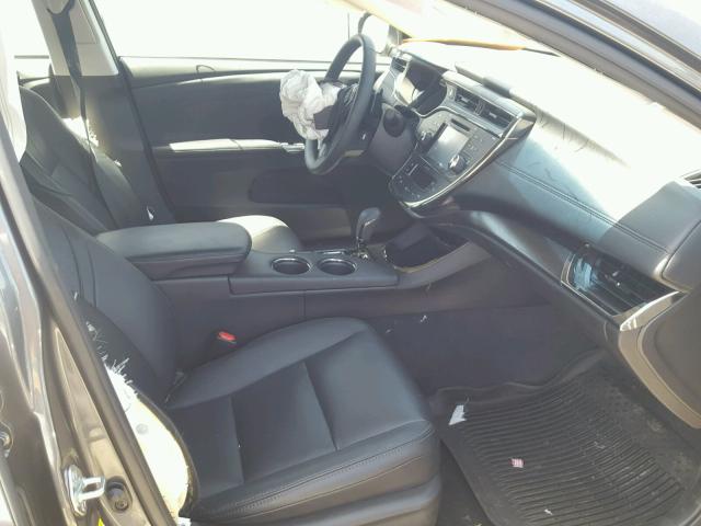 4T1BK1EB7JU276183 - 2018 TOYOTA AVALON XLE GRAY photo 5