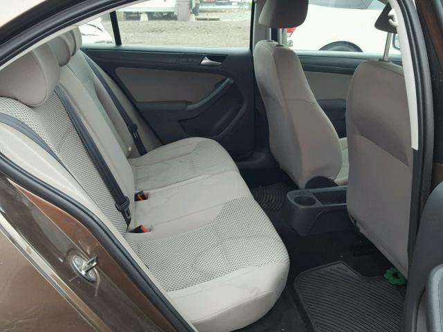 3VW2K7AJXCM397427 - 2012 VOLKSWAGEN JETTA BASE 棕色 照片 6