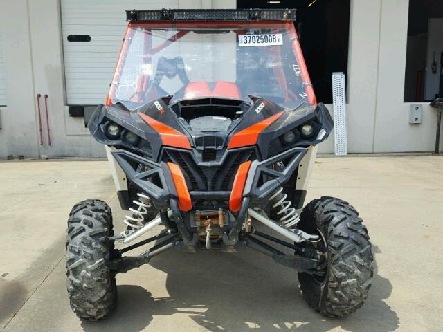 3JBPWAP29HJ000280 - 2017 CAN-AM MAVERICK 1 ORANGE photo 2