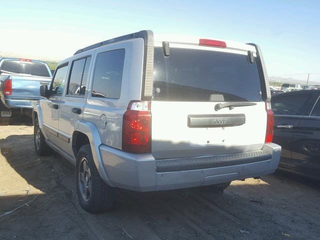 1J8HH48KX6C174361 - 2006 JEEP COMMANDER SILVER photo 3