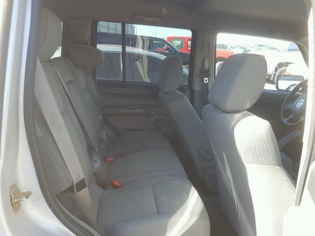 1J8HH48KX6C174361 - 2006 JEEP COMMANDER SILVER photo 6