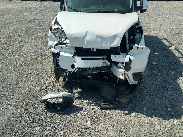 ZFBERFDT7F6957012 - 2015 RAM PROMASTER 白色 照片 9