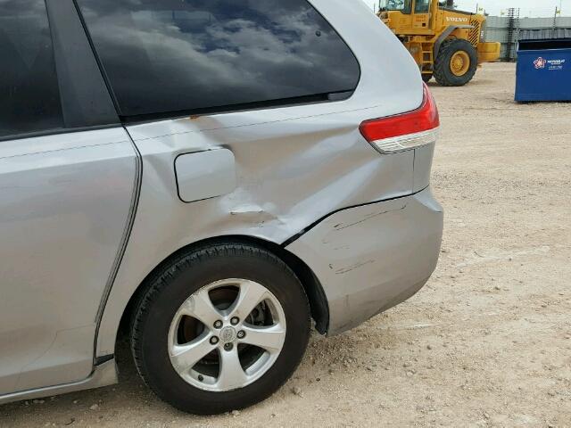 5TDKK3DC6CS274684 - 2012 TOYOTA SIENNA LE GRAY photo 9